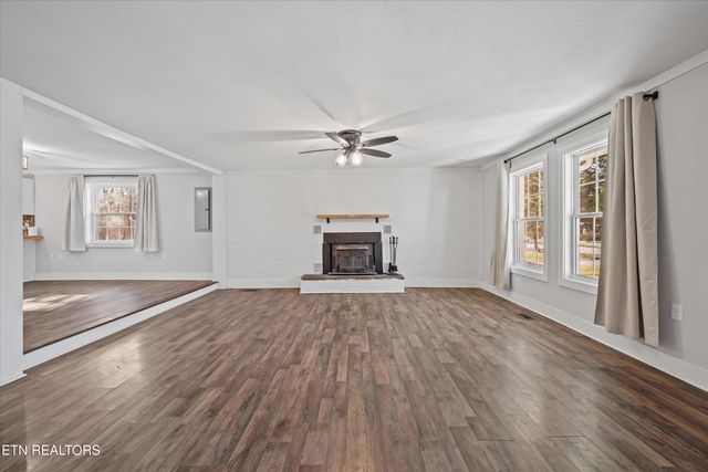 119 Baumgartner Rd, Harriman, TN 37748