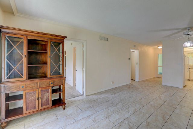 1100 Ponce De Leon Circle 305, Vero Beach, FL 32960