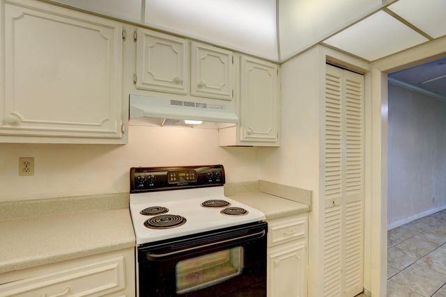 1100 Ponce De Leon Circle 305, Vero Beach, FL 32960