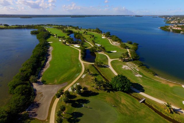 1100 Ponce De Leon Circle 305, Vero Beach, FL 32960