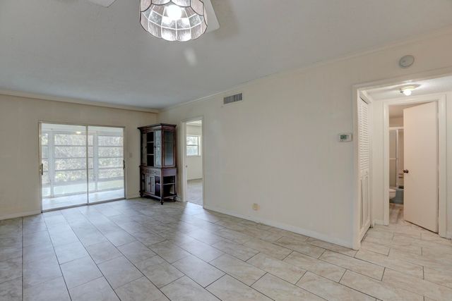 1100 Ponce De Leon Circle 305, Vero Beach, FL 32960