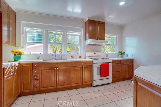 2504 Piedmont Avenue, Montrose, CA 91020