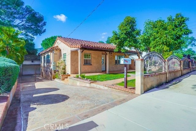 2504 Piedmont Avenue, Montrose, CA 91020