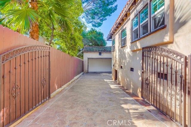 2504 Piedmont Avenue, Montrose, CA 91020