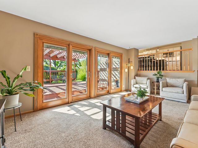 1432 Brahms Court, Bartlett, IL 60103