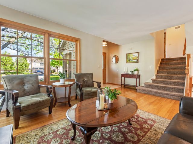 1432 Brahms Court, Bartlett, IL 60103
