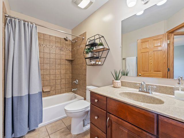 1432 Brahms Court, Bartlett, IL 60103