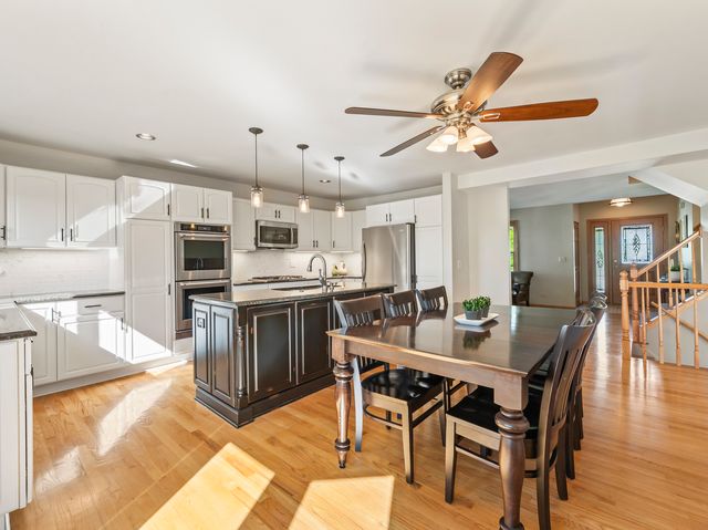 1432 Brahms Court, Bartlett, IL 60103