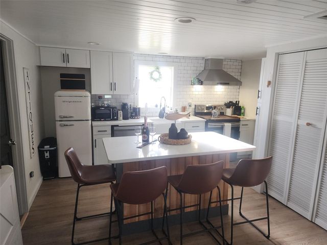 1061 N Sage Road, Port Bolivar, TX 77650