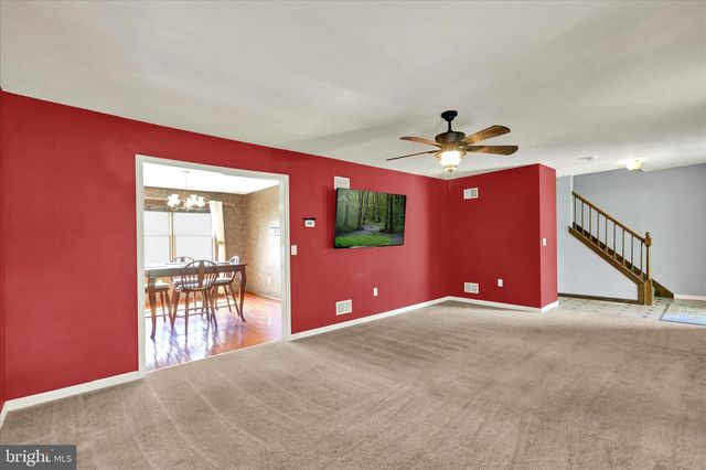 28 GINNA B DR, Robesonia, PA 19551