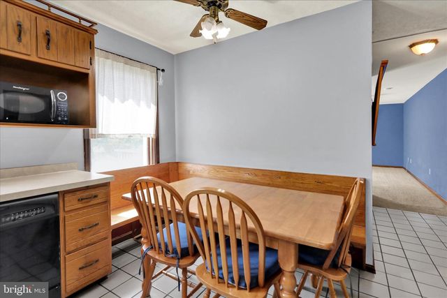 28 GINNA B DR, Robesonia, PA 19551