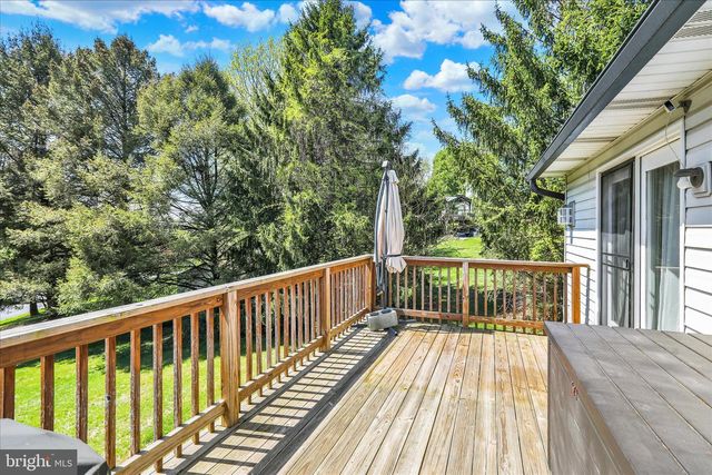 28 GINNA B DR, Robesonia, PA 19551