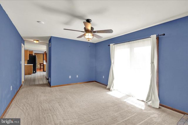 28 GINNA B DR, Robesonia, PA 19551