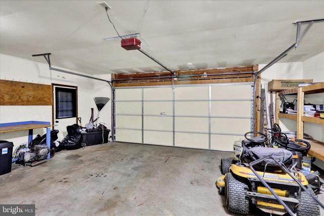 28 GINNA B DR, Robesonia, PA 19551