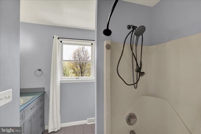 28 GINNA B DR, Robesonia, PA 19551