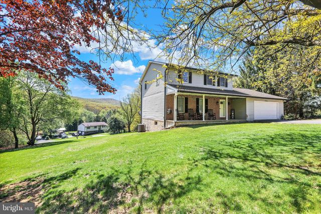 28 GINNA B DR, Robesonia, PA 19551