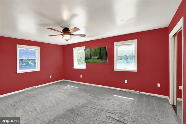 28 GINNA B DR, Robesonia, PA 19551