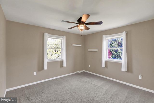 28 GINNA B DR, Robesonia, PA 19551