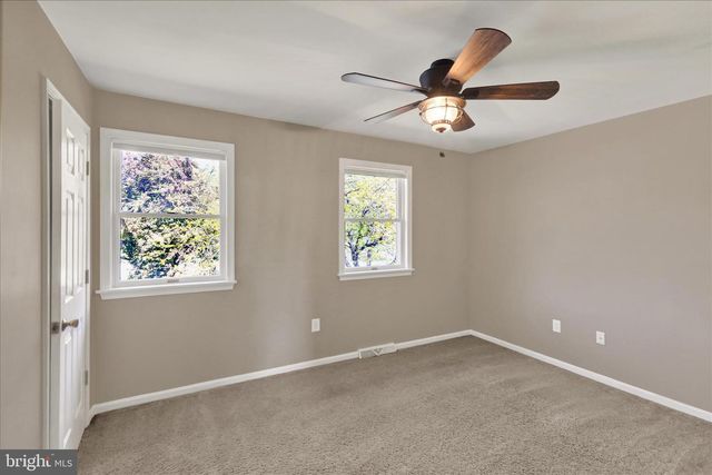 28 GINNA B DR, Robesonia, PA 19551