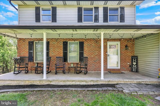 28 GINNA B DR, Robesonia, PA 19551