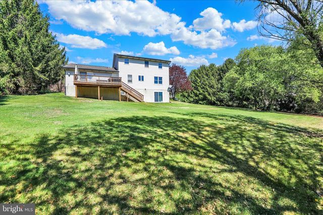 28 GINNA B DR, Robesonia, PA 19551