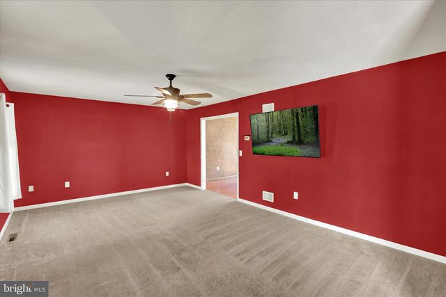 28 GINNA B DR, Robesonia, PA 19551