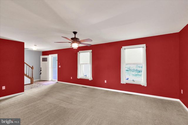 28 GINNA B DR, Robesonia, PA 19551