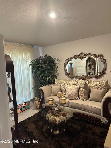 8551 HELMSLEY Boulevard, Jacksonville, FL 32219