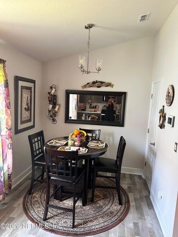 8551 HELMSLEY Boulevard, Jacksonville, FL 32219