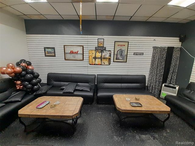 12121 Gratiot Avenue, Detroit, MI 48205
