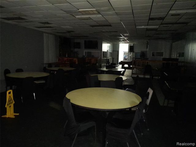 12121 Gratiot Avenue, Detroit, MI 48205