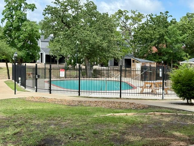 1500 Olympia WY 32, College Station, TX 77840