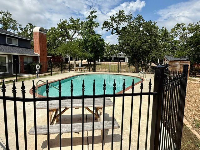 1500 Olympia WY 32, College Station, TX 77840