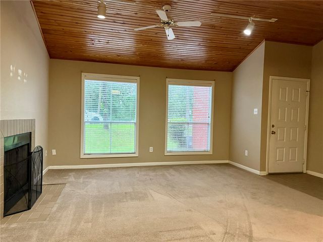 1500 Olympia WY 32, College Station, TX 77840