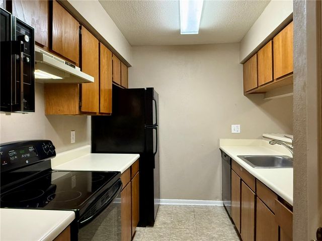 1500 Olympia WY 32, College Station, TX 77840