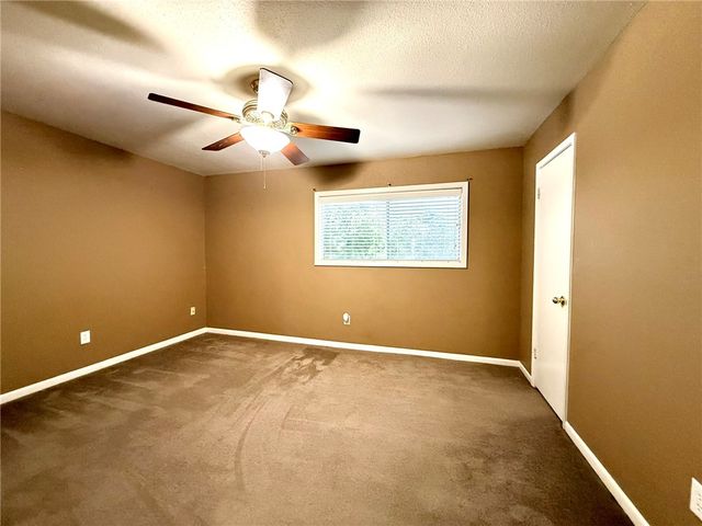 1500 Olympia WY 32, College Station, TX 77840