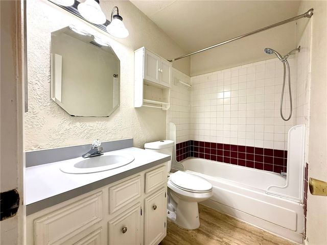 1500 Olympia WY 32, College Station, TX 77840
