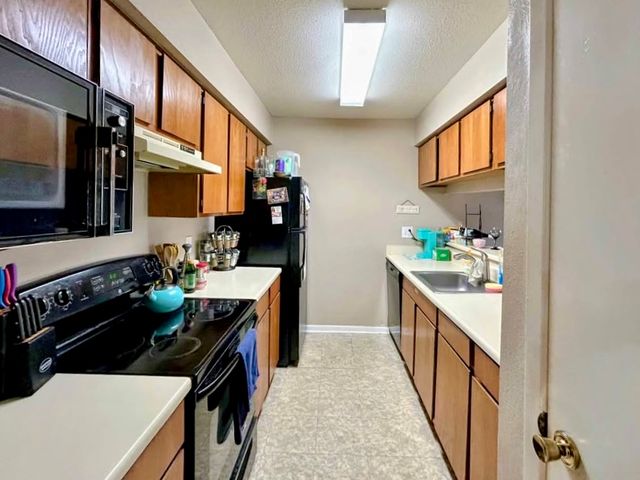 1500 Olympia WY 32, College Station, TX 77840