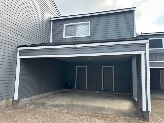 1500 Olympia WY 32, College Station, TX 77840