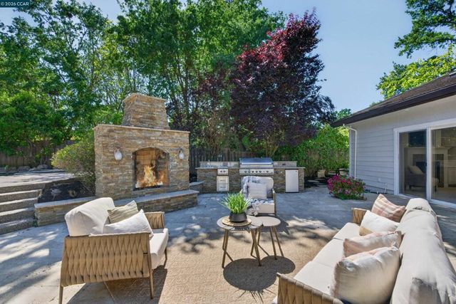 1283 Rudgear Rd, Walnut Creek, CA 94596