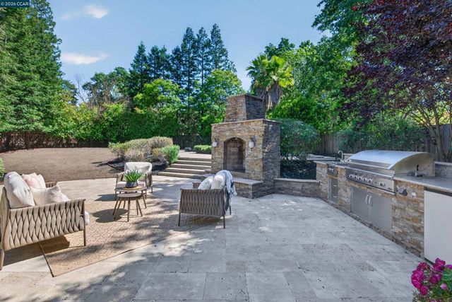 1283 Rudgear Rd, Walnut Creek, CA 94596