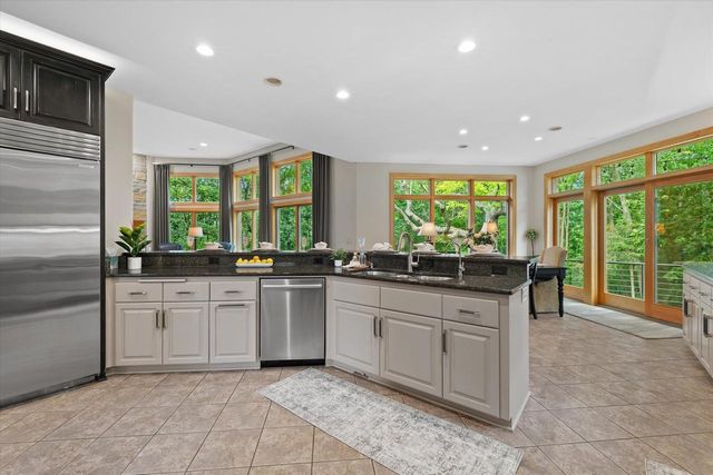 N29W30764 Foxwood DRIVE, Pewaukee, WI 53072
