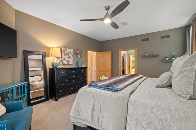 N29W30764 Foxwood DRIVE, Pewaukee, WI 53072