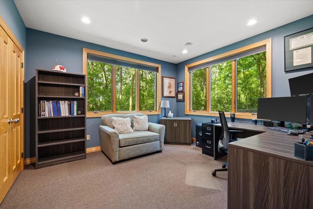 N29W30764 Foxwood DRIVE, Pewaukee, WI 53072