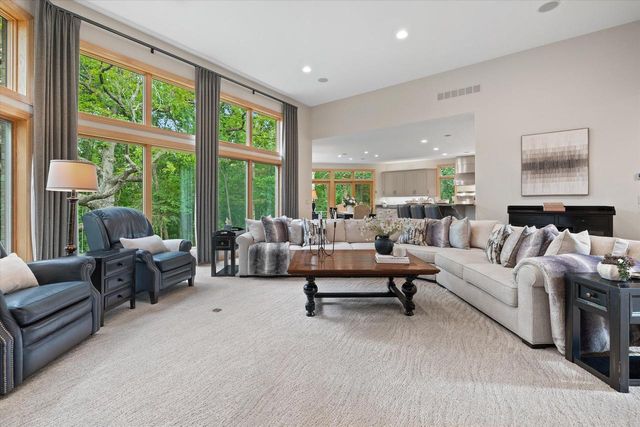 N29W30764 Foxwood DRIVE, Pewaukee, WI 53072