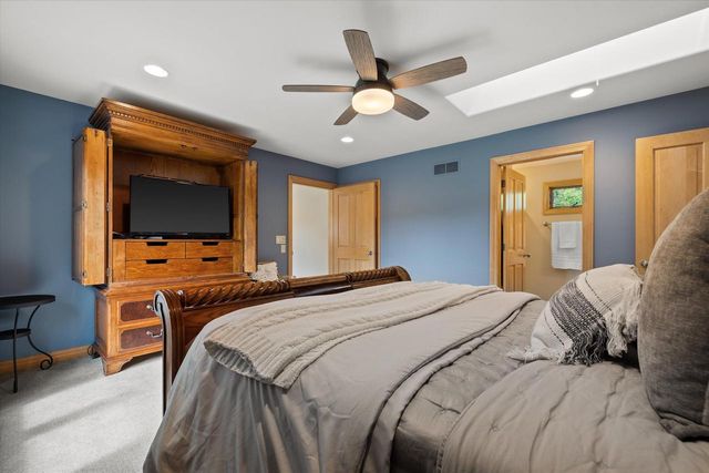 N29W30764 Foxwood DRIVE, Pewaukee, WI 53072