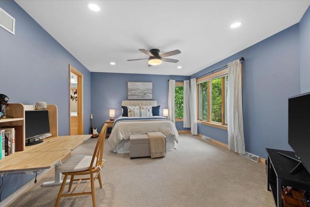 N29W30764 Foxwood DRIVE, Pewaukee, WI 53072