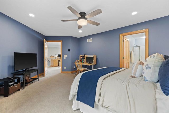 N29W30764 Foxwood DRIVE, Pewaukee, WI 53072
