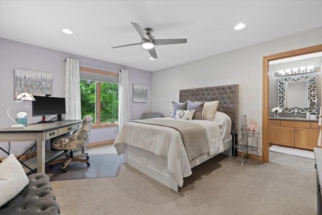 N29W30764 Foxwood DRIVE, Pewaukee, WI 53072