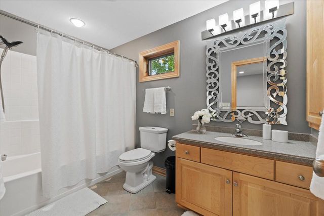 N29W30764 Foxwood DRIVE, Pewaukee, WI 53072